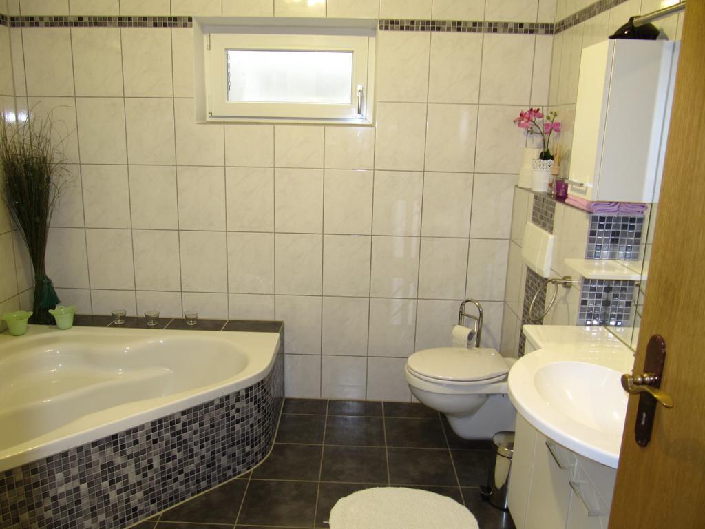 Ferienwohnung Weigert Sinzing Room photo
